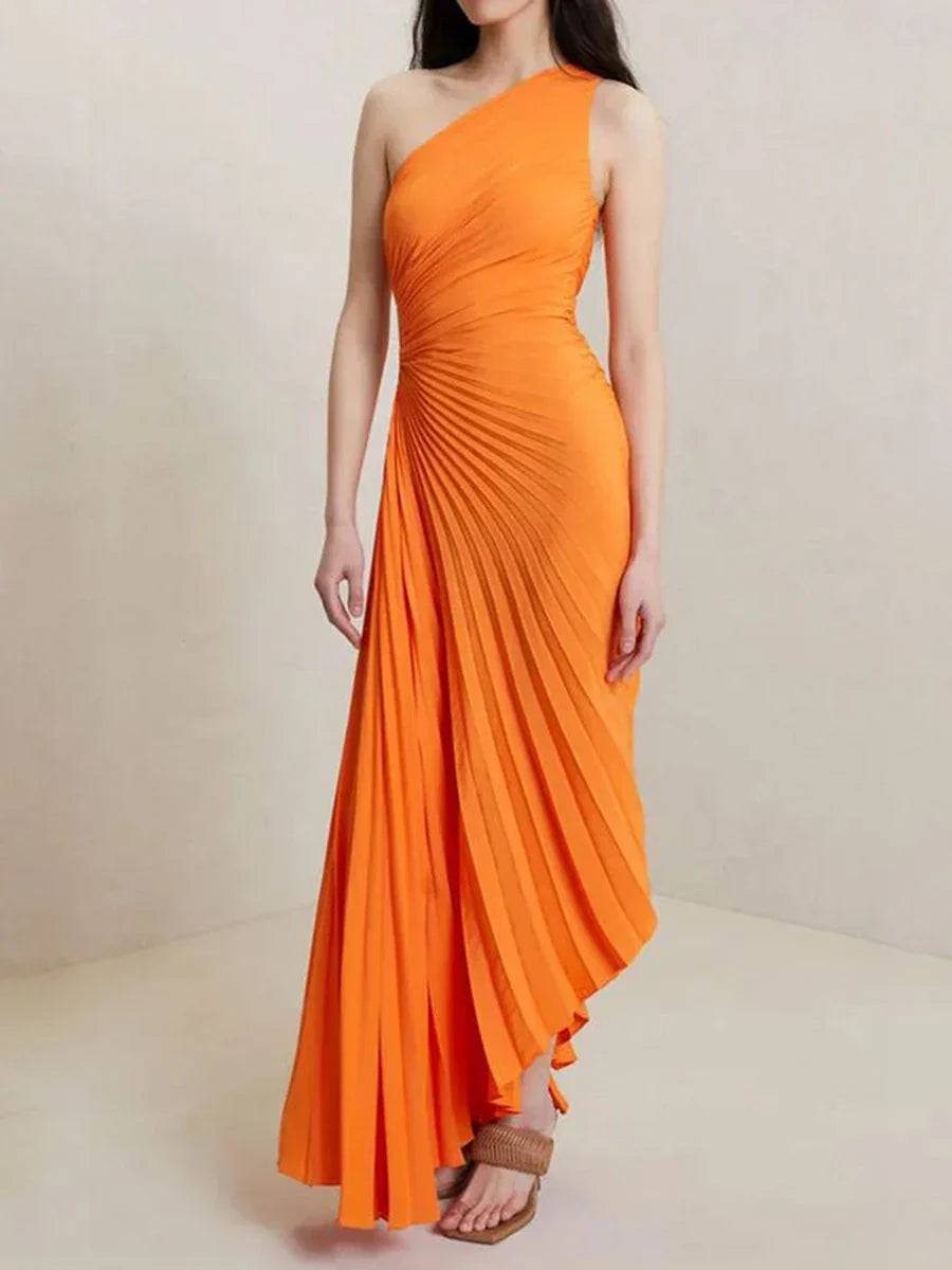 Cutout Detaylı Pileli Elbise