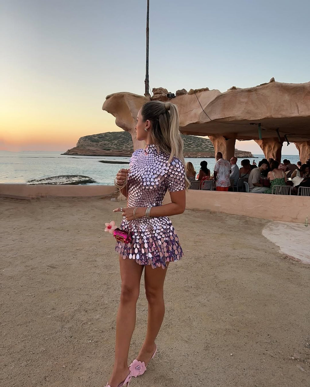Kaia Yüksek Yaka Payet Mini Elbise