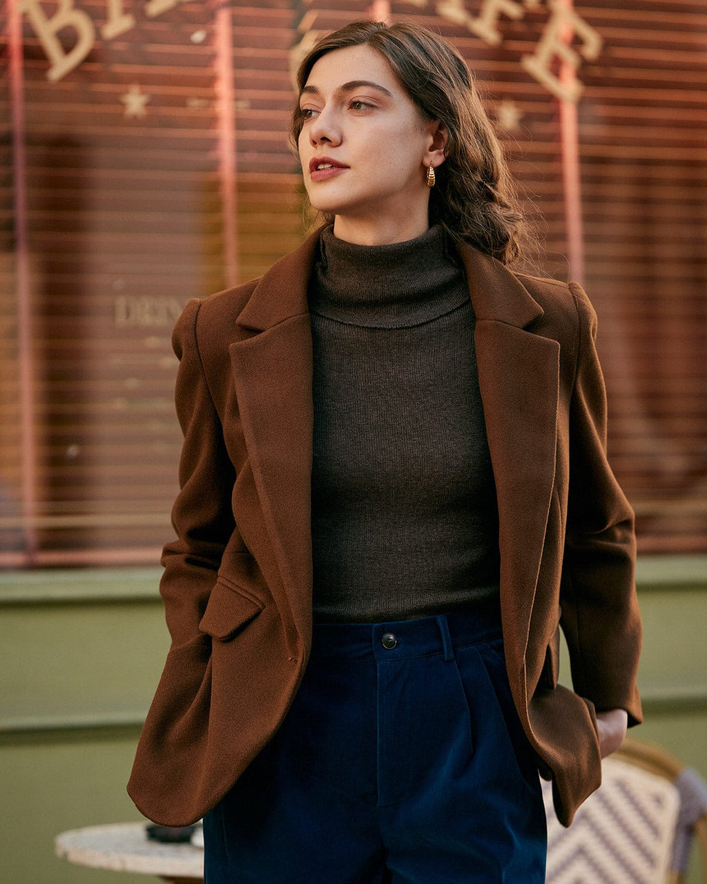 Düz Renk Yakalı Tek Düğmeli Blazer