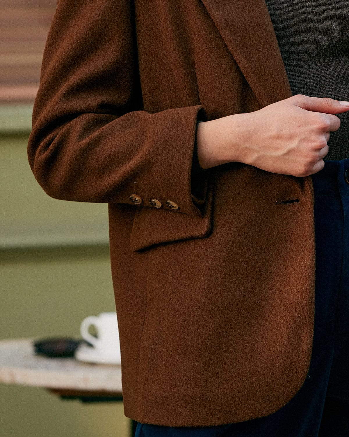 Düz Renk Yakalı Tek Düğmeli Blazer